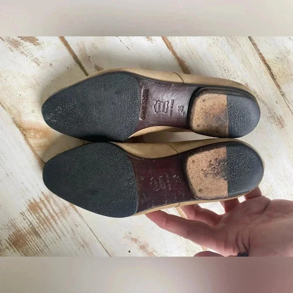 GIORGIO ARMANI women’s tan suede Oxford shoes buckle size 35 Italy almond toe - Picture 7 of 16